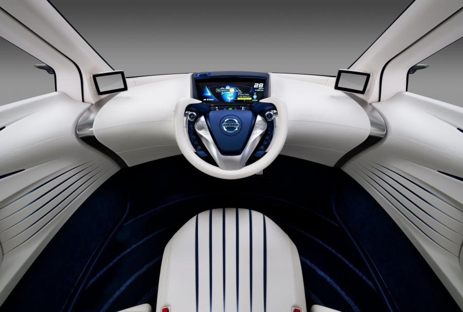  Nissan Pivo 3 Concept 2011 года  (фото 5 из 14)